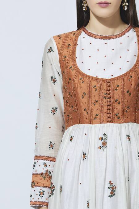 Virtuoso By Mekha And Anurag White Chanderi Round Anarkali With Dupatta at Aza Fashions Virtuoso By Mekha And Anurag_White Chanderi Round Anarkali With Dupatta_at_Aza_Fashions