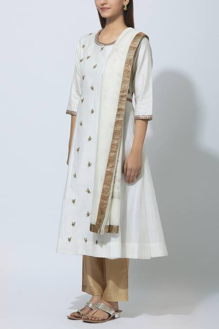Buy_Virtuoso By Mekha And Anurag_White Chanderi Round Kurta With Dupatta_Online_at_Aza_Fashions