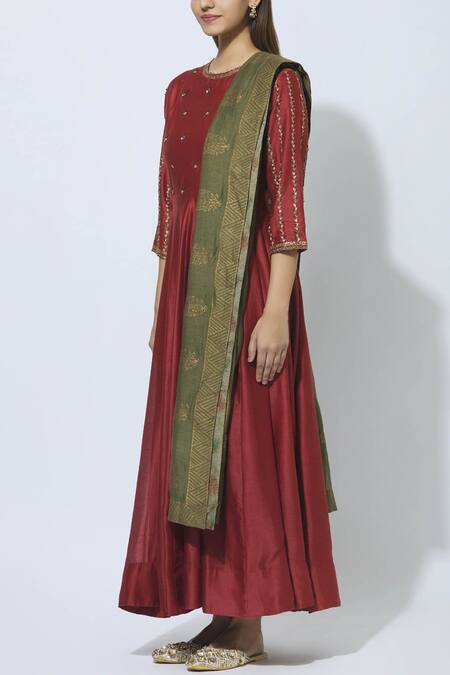 Buy_Virtuoso By Mekha And Anurag_Maroon Chanderi Round Embroidered Anarkali With Dupatta_Online_at_Aza_Fashions