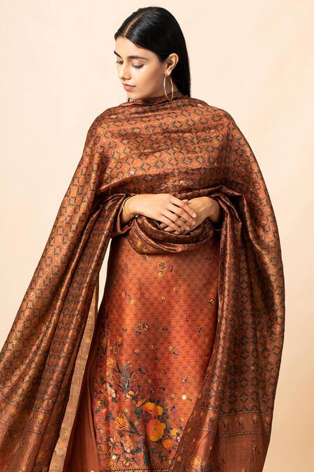 Shop Ekaya Banaras Orange Handwoven Banarasi Silk Kurta Palazzo Set at Aza Fashions Shop_Ekaya Banaras_Orange Handwoven Banarasi Silk Kurta Palazzo Set_at_Aza_Fashions