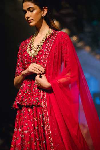 Ridhi Mehra_Pink Raw Silk V-shaped Neckline Embroidered Lehenga Set _Online_at_Aza_Fashions