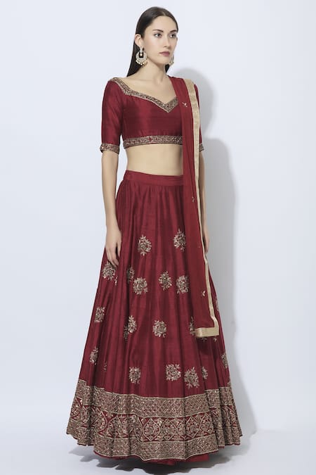 Esha Koul_Maroon Silk, Net Sweetheart Neck Bridal Lehenga Set _Online_at_Aza_Fashions