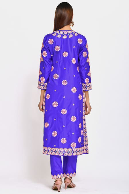 Swati Vijaivargie Silk Kurta Set 