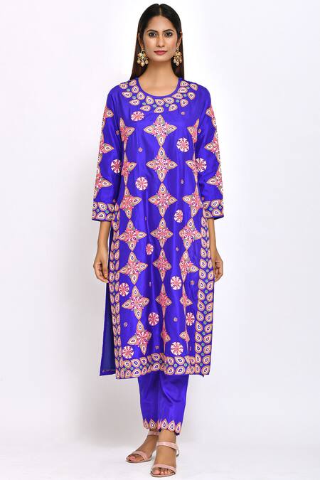 Shop Swati Vijaivargie Blue Silk Round Kurta Set Online at Aza Fashions Shop_Swati Vijaivargie_Blue Silk Round Kurta Set _Online_at_Aza_Fashions
