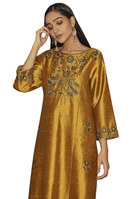 Buy_Sue Mue_Yellow Raw Silk Round Embroidered Kurta Set_Online_at_Aza_Fashions
