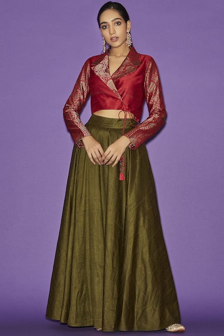 Mohar' Brocade Zari Pure Katan Silk Satin Benarasi Handloom Jacket –  Kasturi Kundal