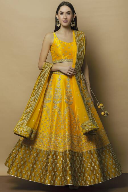 Vandana Sethi_Yellow Dupion Raw Silk U Neck Embroidered Bridal Lehenga Set_Online_at_Aza_Fashions