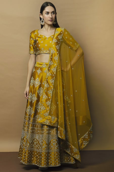 Buy_Vandana Sethi_Yellow Dupion Raw Silk Leaf Neck Embroidered Bridal Lehenga Set_Online_at_Aza_Fashions