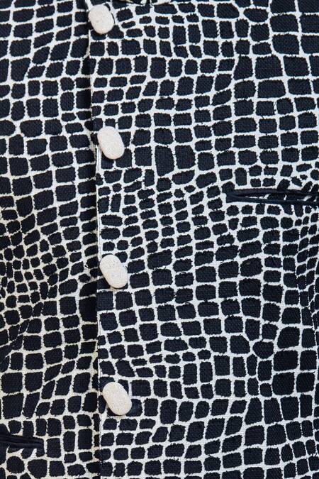 Poonam Kasera_Black Matka Embroidered Bundi Kurta Set_at_Aza_Fashions