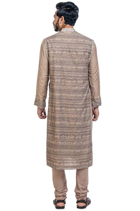 Shop Poonam Kasera Grey Moonga Dupian Silk Embroidered Jacket Kurta Set at Aza Fashions Shop_Poonam Kasera_Grey Moonga Dupian Silk Embroidered Jacket Kurta Set_at_Aza_Fashions