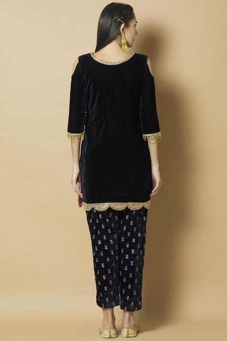 Shop Kunwarani Ritu Blue Velvet Round Embellished Kurta Set at Aza Fashions Shop_Kunwarani Ritu_Blue Velvet Round Embellished Kurta Set _at_Aza_Fashions