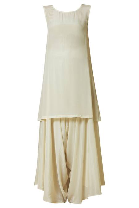 Buy J By Jannat Cream Georgette Round Asymmetric Cape Pant Set Online at Aza Fashions Buy_J By Jannat_Cream Georgette Round Asymmetric Cape Pant Set _Online_at_Aza_Fashions