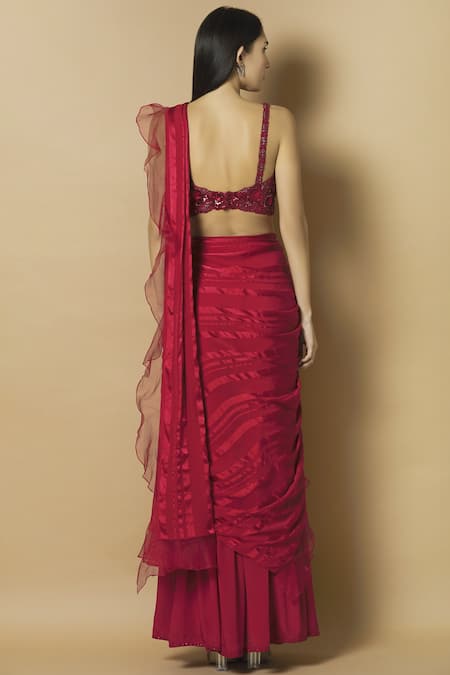 Shop J By Jannat Red Georgette V-shaped Pre-draped Saree at Aza Fashions Shop_J By Jannat_Red Georgette V-shaped Pre-draped Saree _at_Aza_Fashions