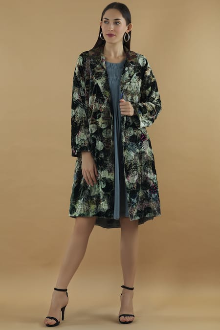 Yavi Multi Color Silk Velvet Peter Pan Collar Overlap Jacket 