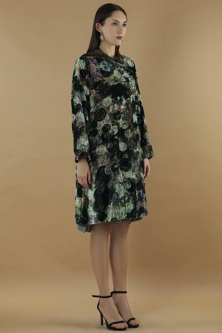 Yavi Multi Color Silk Velvet Peter Pan Collar Overlap Jacket Online at Aza Fashions Yavi_Multi Color Silk Velvet Peter Pan Collar Overlap Jacket _Online_at_Aza_Fashions