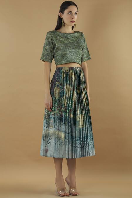 Yavi Green Silk Round Textured Top Online at Aza Fashions Yavi_Green Silk Round Textured Top_Online_at_Aza_Fashions