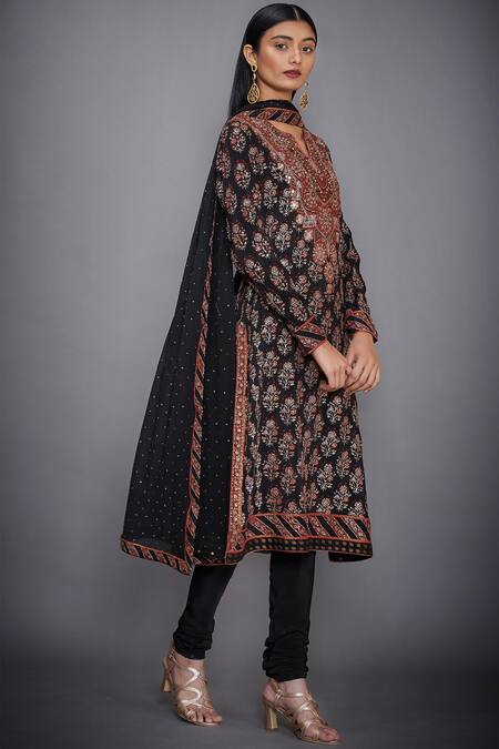 RI.Ritu Kumar Black Silk Crepe Split Embroidered Kurta Set Online at Aza Fashions RI.Ritu Kumar_Black Silk Crepe Split Embroidered Kurta Set _Online_at_Aza_Fashions