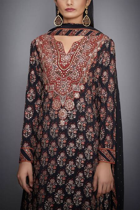 Shop RI.Ritu Kumar Black Silk Crepe Split Embroidered Kurta Set Online at Aza Fashions Shop_RI.Ritu Kumar_Black Silk Crepe Split Embroidered Kurta Set _Online_at_Aza_Fashions