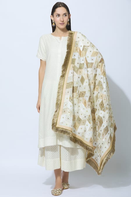 Shop Priyanka Raajiv Off White Silk Brocade Dupatta at Aza Fashions Shop_Priyanka Raajiv_Off White Silk Brocade Dupatta _at_Aza_Fashions