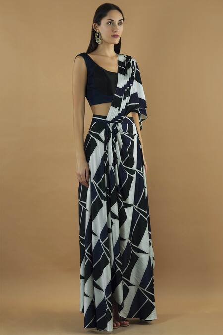 Vedika M Blue U Neck Pre-draped Printed Saree With Blouse Online at Aza Fashions Vedika M_Blue U Neck Pre-draped Printed Saree With Blouse _Online_at_Aza_Fashions