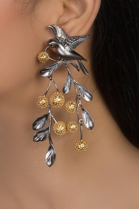 Nayirah Gold Plated Carved Earrings