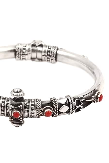 Buy_Sangeeta Boochra_Silver Plated Stones Carved Bangle _Online_at_Aza_Fashions