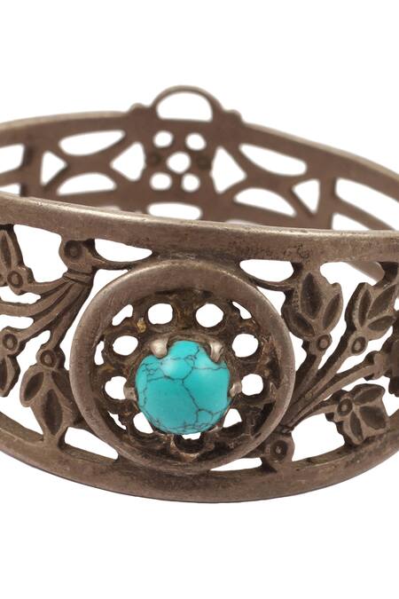 Buy_Sangeeta Boochra_Silver Plated Stone, Metal Kada_Online_at_Aza_Fashions