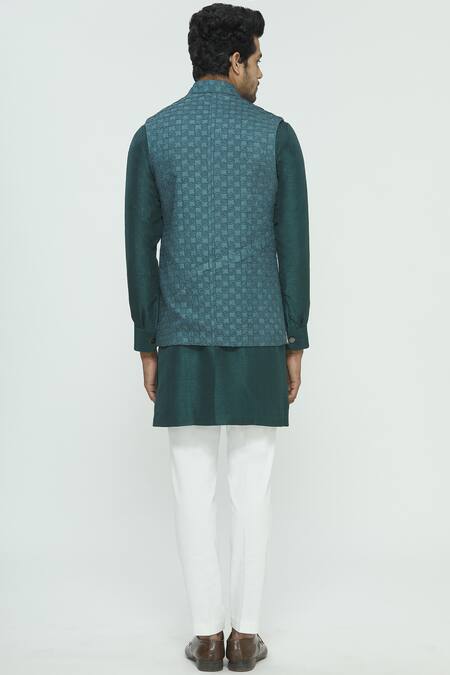 Shop Nautanky Green Silk Textured Bundi Kurta Set at Aza Fashions Shop_Nautanky_Green Silk Textured Bundi Kurta Set _at_Aza_Fashions