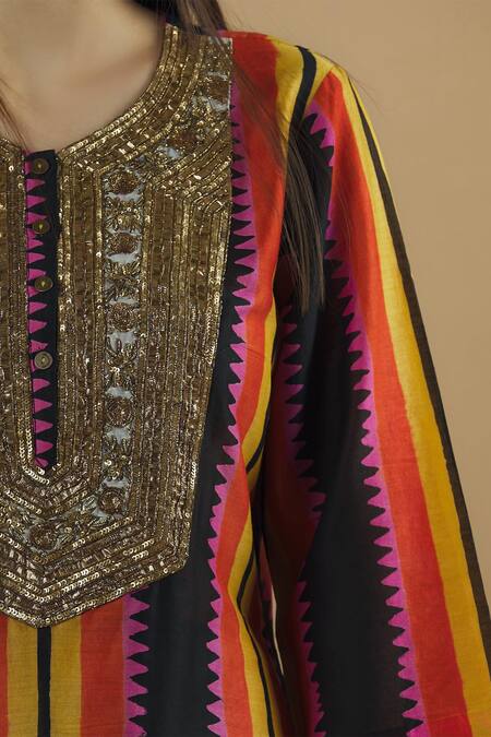 Anupamaa Dayal_Multi Color Chanderi Printed Kurta Set_at_Aza_Fashions