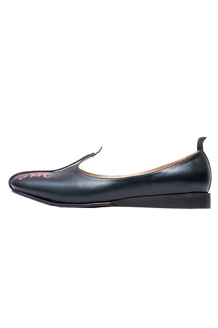 Buy_Waraq_Black Printed Juttis _Online_at_Aza_Fashions