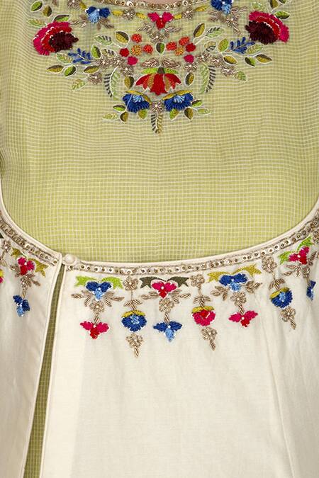 Priyanka Jain_White Chanderi Silk Layered Kurta Set _at_Aza_Fashions