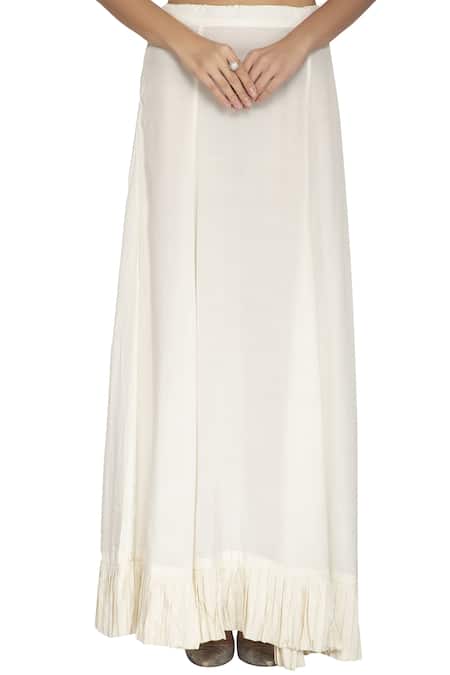 Shop_Priyanka Jain_White Embroidered Saree With Blouse _Online_at_Aza_Fashions