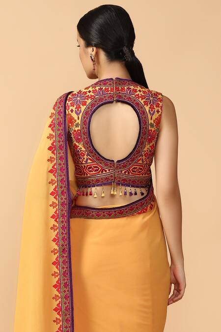 Shop_Tarun Tahiliani_Yellow Georgette Notched Embroidered Saree Set _Online_at_Aza_Fashions