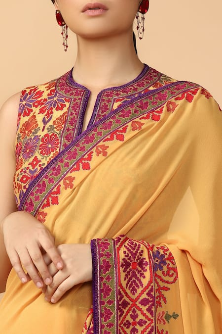 Tarun Tahiliani_Yellow Georgette Notched Embroidered Saree Set _at_Aza_Fashions