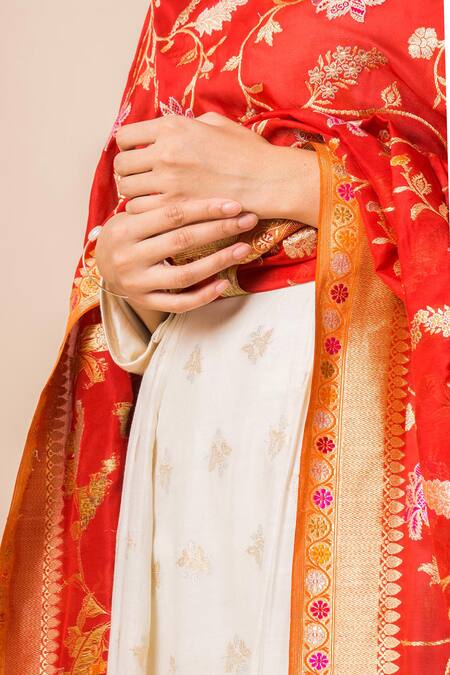 Ekaya Banaras_Red Banarasi Silk Dupatta_Online_at_Aza_Fashions
