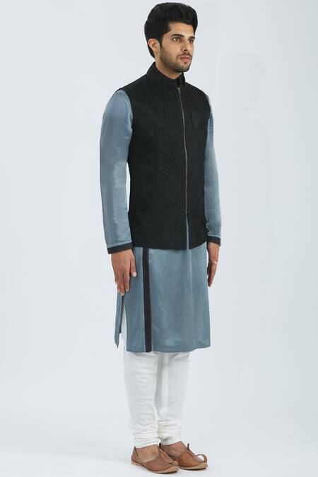 Nivedita Saboo Black Organza Pleated Bundi Online at Aza Fashions Nivedita Saboo_Black Organza Pleated Bundi _Online_at_Aza_Fashions