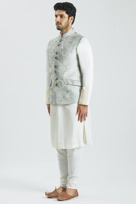 Nivedita Saboo Grey Silk Embroidered Bundi Online at Aza Fashions Nivedita Saboo_Grey Silk Embroidered Bundi _Online_at_Aza_Fashions