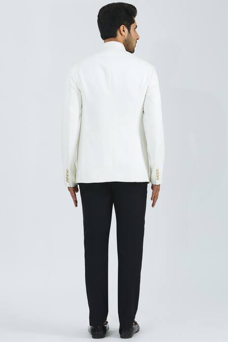 Nivedita Saboo Slim Fit Textured Bandhgala 