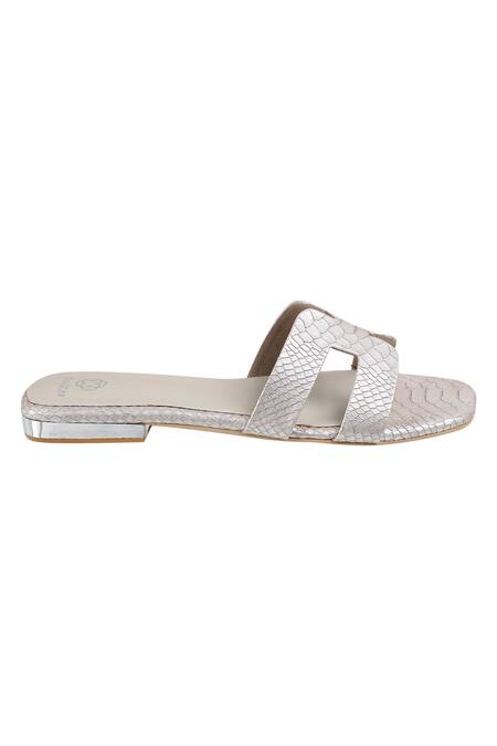 CRIMZON Silver Textured Flat Sandals Online at Aza Fashions CRIMZON_Silver Textured Flat Sandals_Online_at_Aza_Fashions