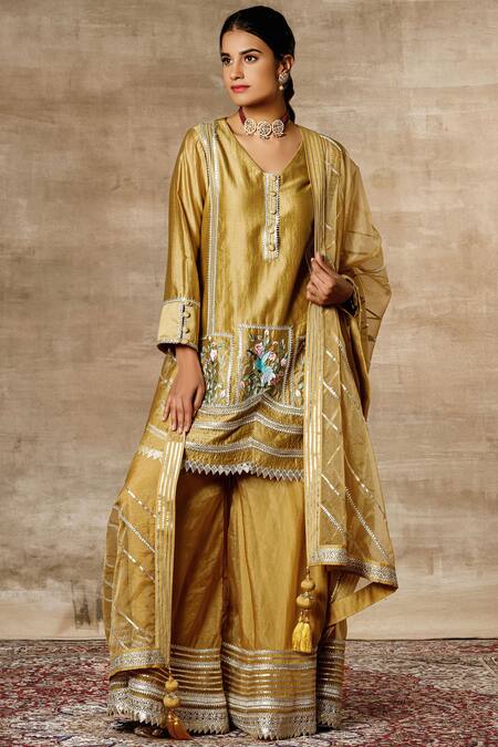 Ajiesh Oberoi Green Organza, Chanderi V Neck Kurta Set Online at Aza Fashions Ajiesh Oberoi_Green Organza, Chanderi V Neck Kurta Set _Online_at_Aza_Fashions