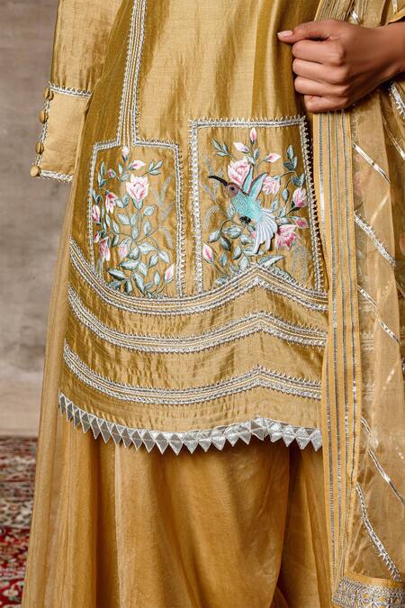 Ajiesh Oberoi Green Organza, Chanderi V Neck Kurta Set at Aza Fashions Ajiesh Oberoi_Green Organza, Chanderi V Neck Kurta Set _at_Aza_Fashions