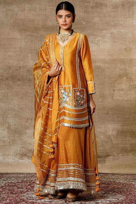 Ajiesh Oberoi Yellow Organza, Chanderi V Neck Kurta Set Online at Aza Fashions Ajiesh Oberoi_Yellow Organza, Chanderi V Neck Kurta Set _Online_at_Aza_Fashions