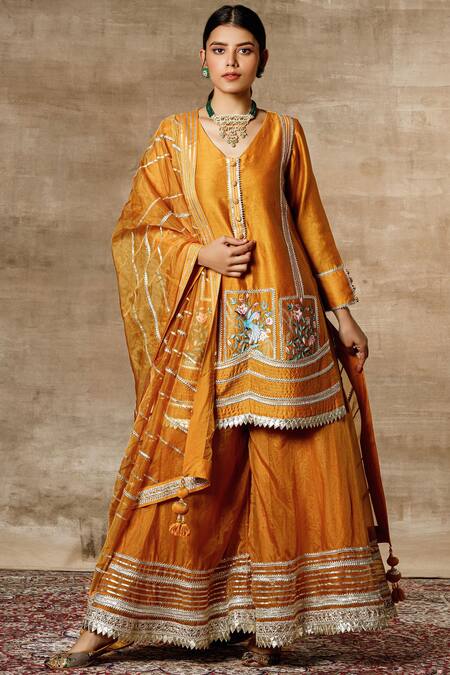 Buy Ajiesh Oberoi Yellow Organza, Chanderi V Neck Kurta Set Online at Aza Fashions Buy_Ajiesh Oberoi_Yellow Organza, Chanderi V Neck Kurta Set _Online_at_Aza_Fashions