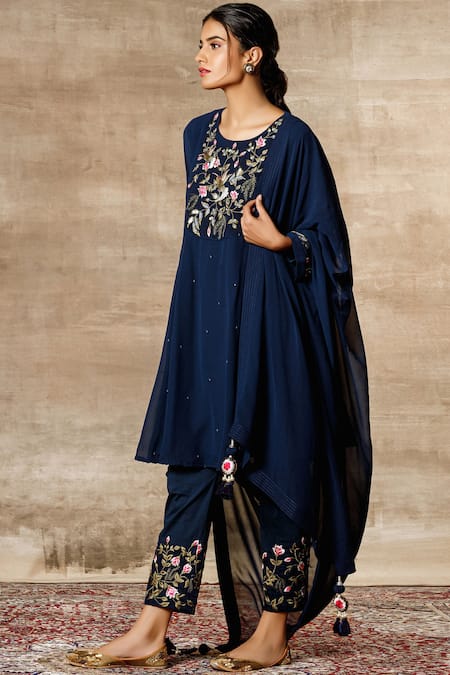 Buy_Ajiesh Oberoi_Blue Georgette Round Embroidered Kurta Set _Online_at_Aza_Fashions