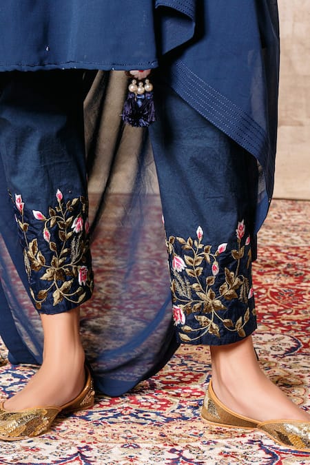 Ajiesh Oberoi_Blue Georgette Round Embroidered Kurta Set _at_Aza_Fashions