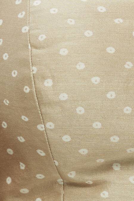 Pleats By Kaksha And Dimple_Beige Chanderi Sweetheart Neck Bandhani Jacket Lehenga Set_at_Aza_Fashions