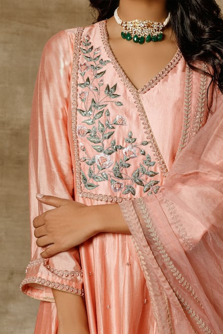 Buy Ajiesh Oberoi Peach Chanderi V-shaped Embroidered Anarkali Set Online at Aza Fashions Buy_Ajiesh Oberoi_Peach Chanderi V-shaped Embroidered Anarkali Set _Online_at_Aza_Fashions