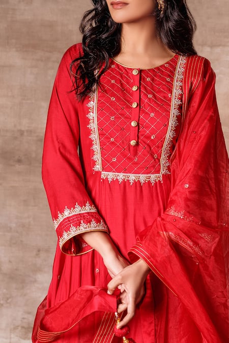 Ajiesh Oberoi_Red Cotton Silk Round Anarkali Set _at_Aza_Fashions
