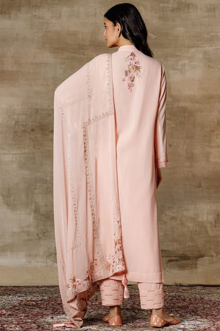 Ajiesh Oberoi Embroidered Kurta Set 