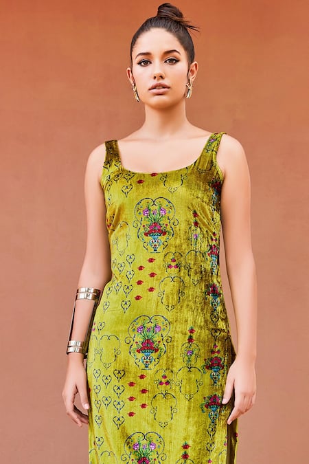 Shop_Nautanky_Green Silk Velvet Kurta Set_Online_at_Aza_Fashions